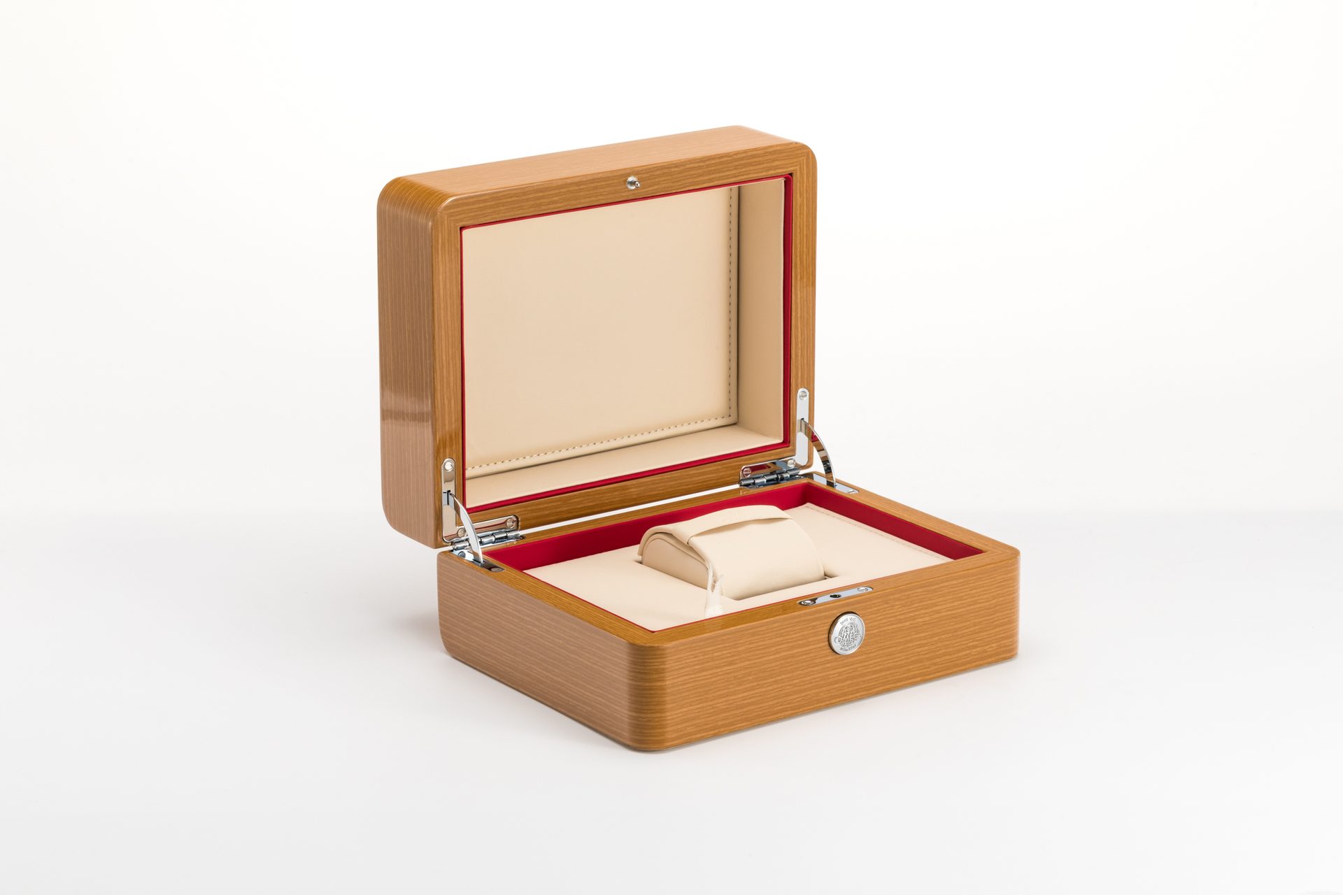 Single watch box in light wood
