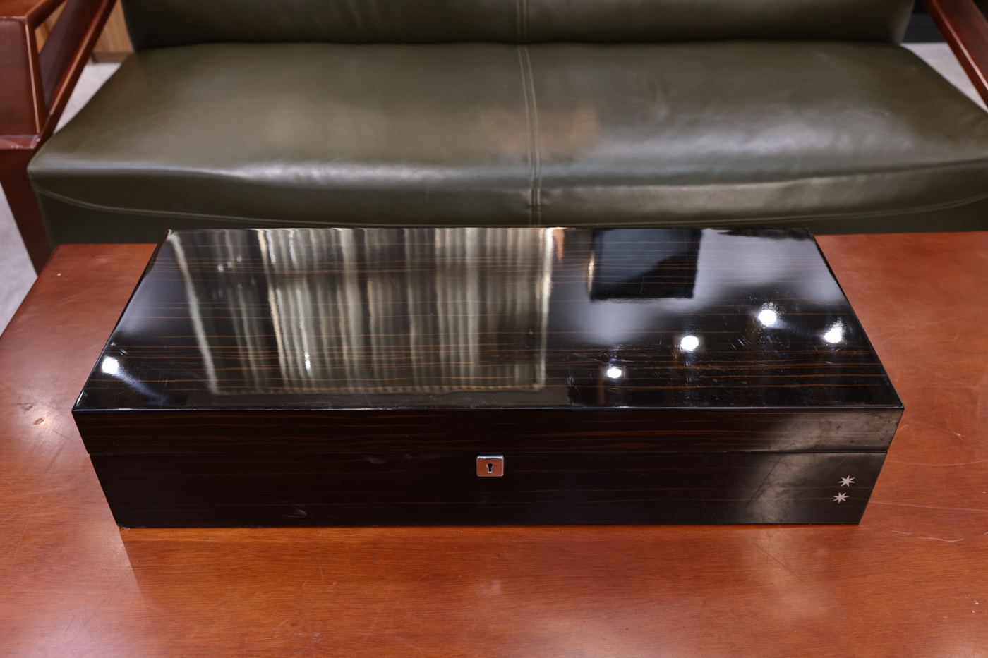 JD watch storage box