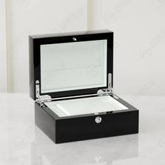 Black Round-Lock Lacquer Box photo 4